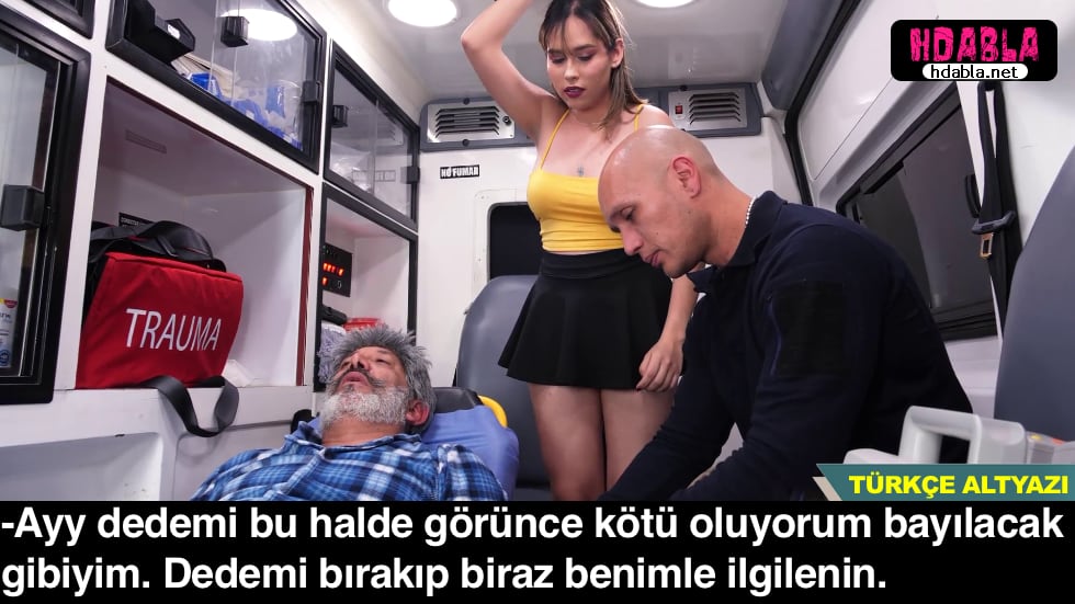 Kalp krizi geçiren dedesini hastaneye götürürken ambulansta sikişti