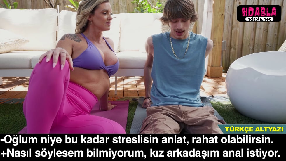 Annemle yoga yaparken sohbet sırasında konu anal sekse geldi