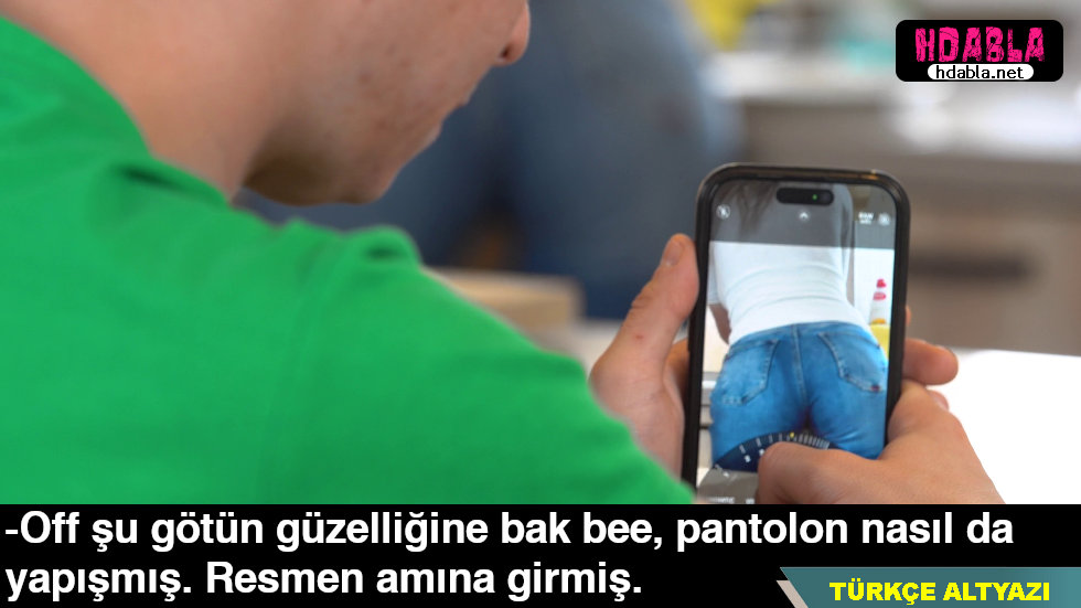 Annem arkası dönük kahvaltı hazırlarken götüne zoomladım çektim